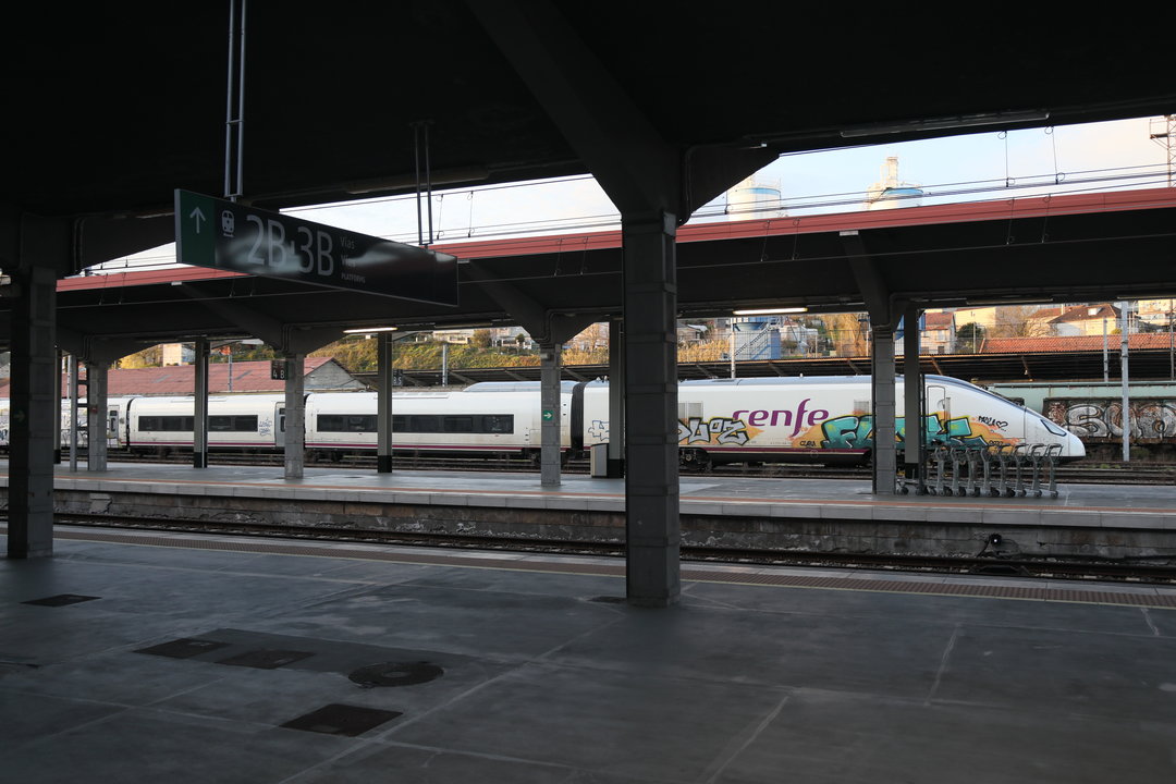 Tren Avril grafiteado en Empalme. José Paz
