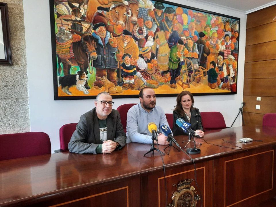 Jouse García, Diego Fernández e Paula Pato, presentando o taller de clowns.