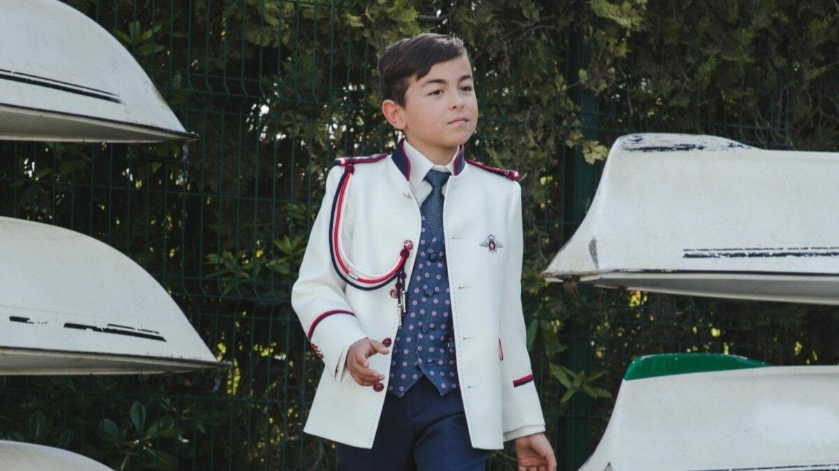 El traje de almirante es un clásico en las comuniones de los niños.