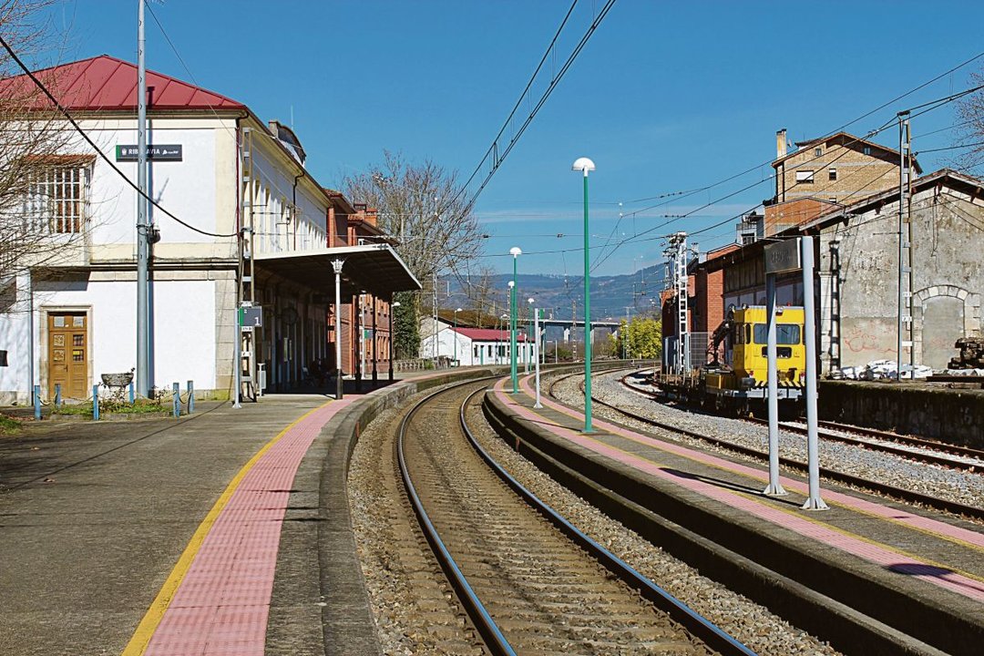 Ribadavia será una de las principales beneficiarias de la restitución de los trenes pendientes. PACO GIL