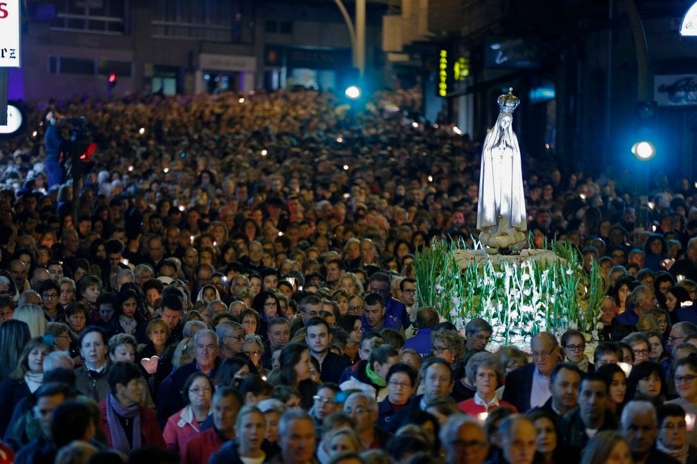 Procesión de las Antorchas por la Novena de Fátima (Foto: Xesús Fariñas).