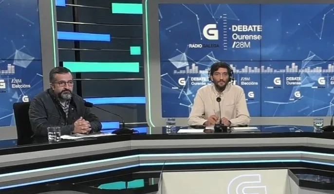 El candidato José Manuel Gómez (i), durante un debate celebrado en la Televisión de Galicia.