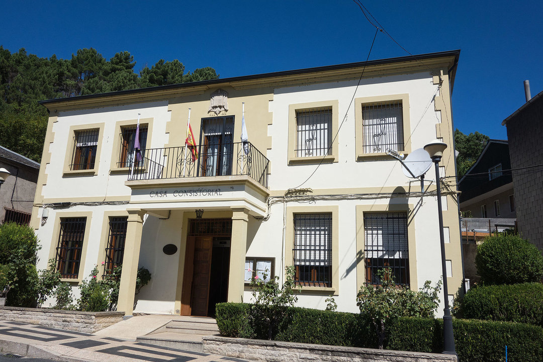 Casa Consistorial de Carballeda de Valdeorras. (Foto: Wikipedia).
