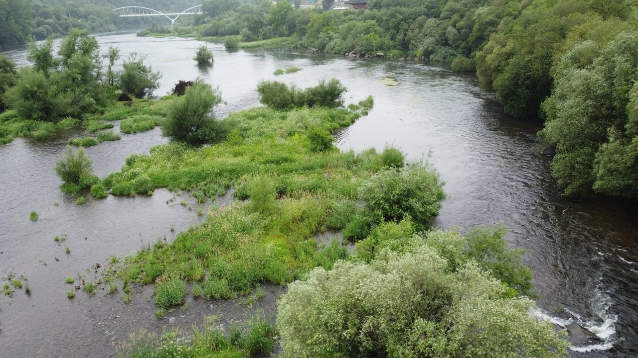 Imágenes del río Miño a vista de dron tras la tormenta. GUILLERMO SULBARÁN