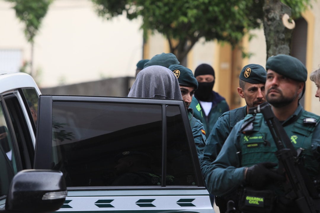 Operativo de la Guardia Civil en la Avda de Buenos Aires, 236, con detención de individuo. José Paz
