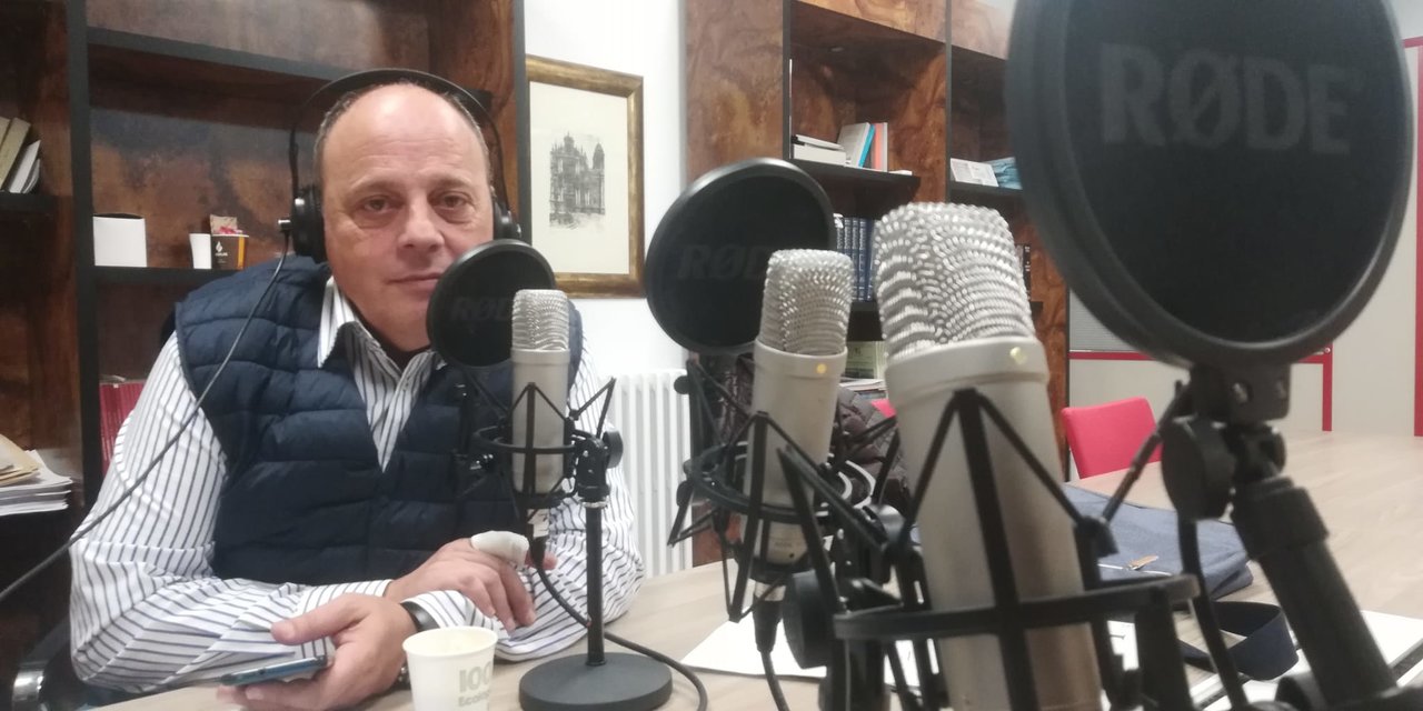 El periodista Pepe Garrote presenta el pódcast El Vestuario.