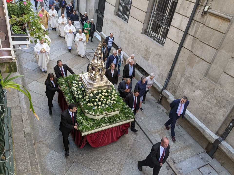 Un momento de la procesión del Corpus Christi en Ourense.
