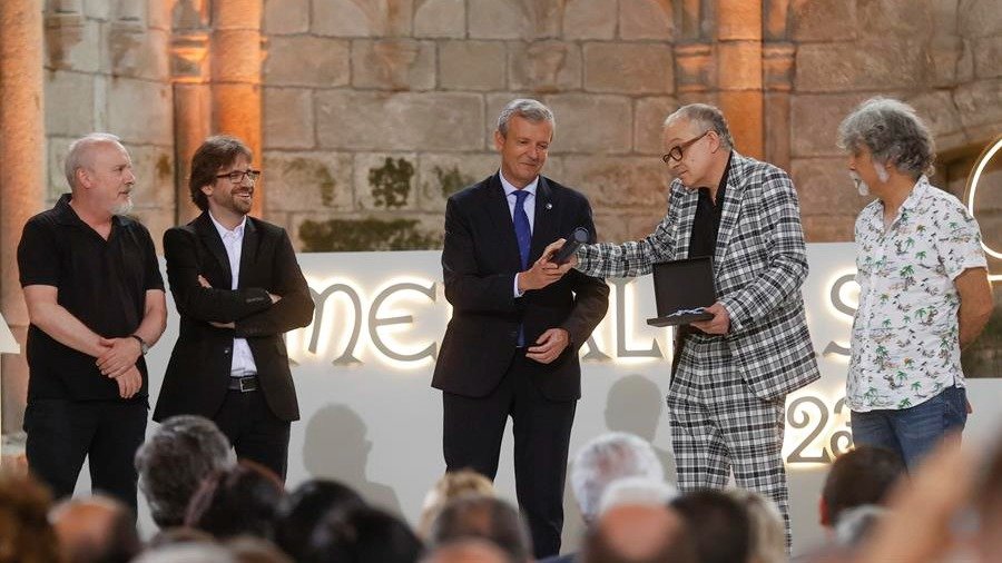 Siniestro Total recibe la Medalla Castelao (EFE).