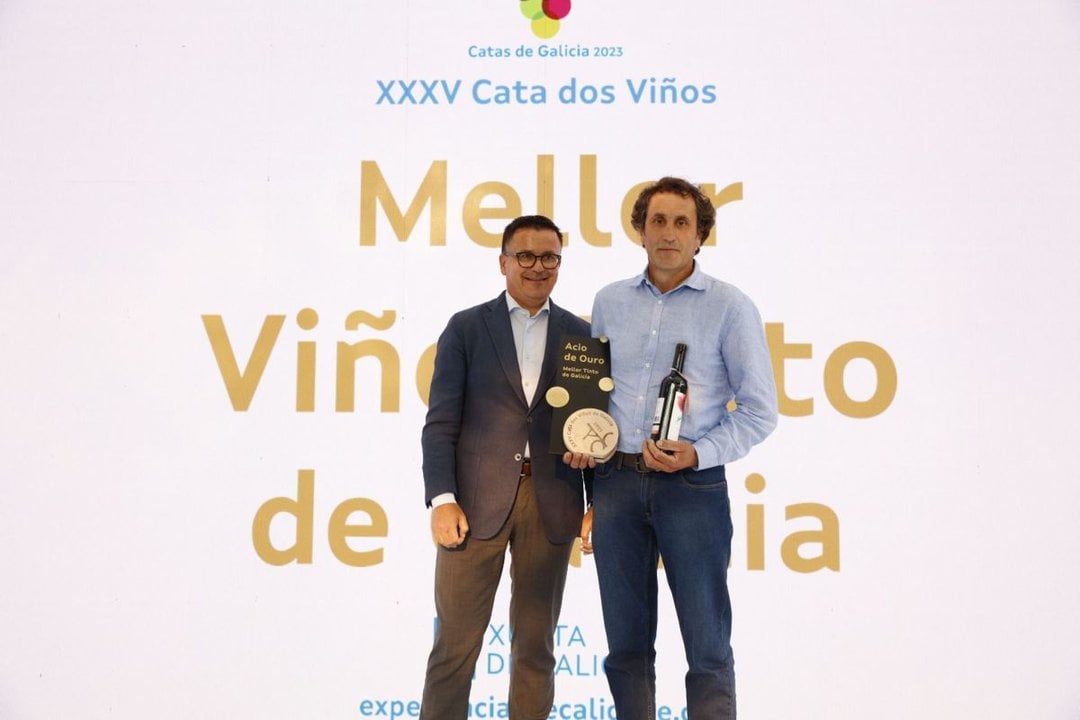 Viña Vella recibe el premio al mejor tinto de Galicia.
