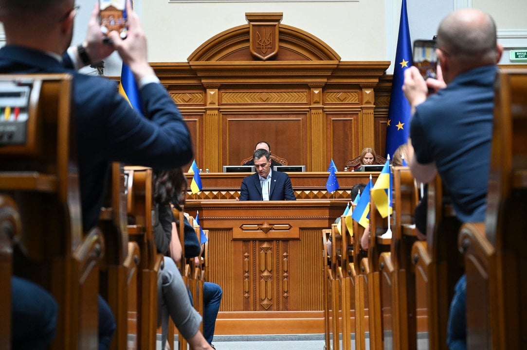 Pedro Sánchez visita el parlamento de Kiev en su primer día en la presidencia española de la UE. (FOTO; EFE/ Borja Puig De La Bellacasa / Moncloa).