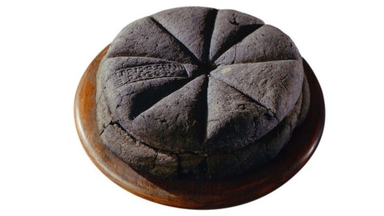 El antepasado directo del Pan de Cea, conservado en Pompeya tras la erupción del Vesubio.