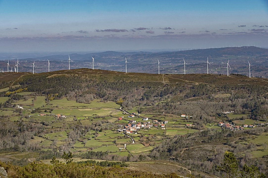Las proximidades de O Irixo son una de las zonas que albergan más eólicos en Ourense.
