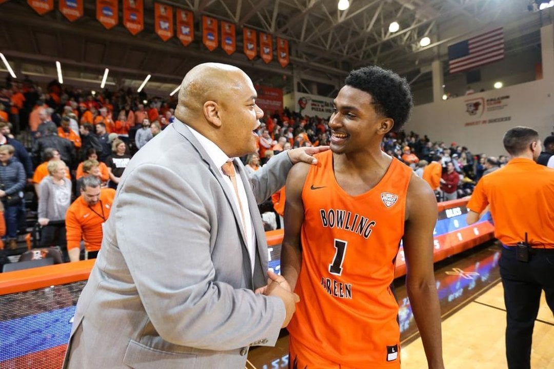 Anthony Stacey (i) y Justin Turner (d), tras un partido de Bowling Green State.
