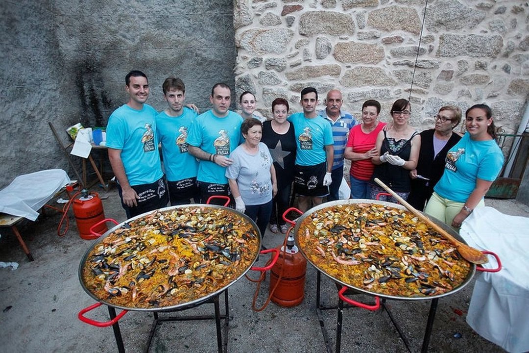 Una de las ediciones anteriors de la Festa da Paella en Albarellos