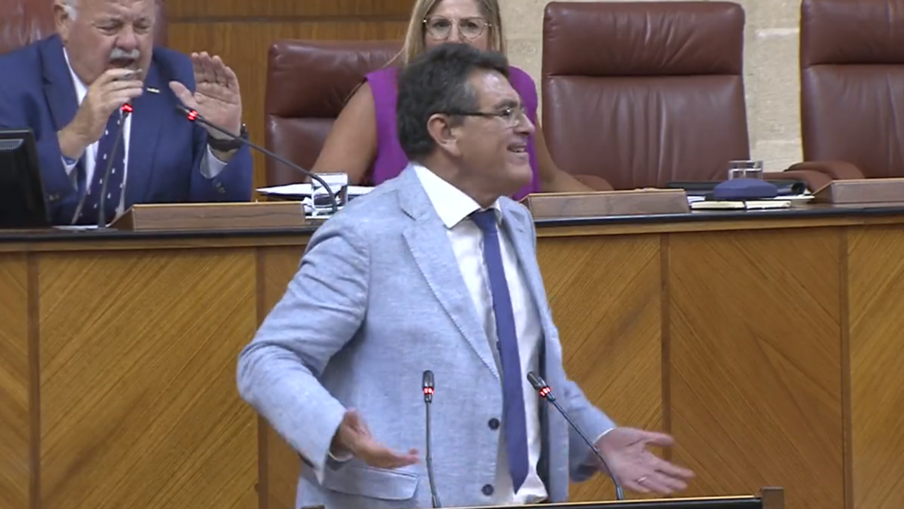 Rafael Segovia, de Vox, califica al PSOE como "el partido de los puteros, los cocainómanos, los corruptos y los mentirosos".