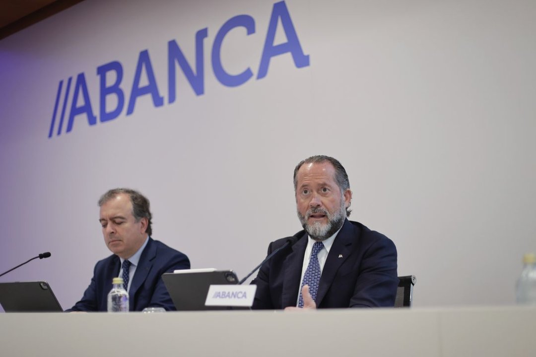 El presidente de Abanca, Juan Carlos Escotet,  junto al consejero delegado, Francisco Botas.