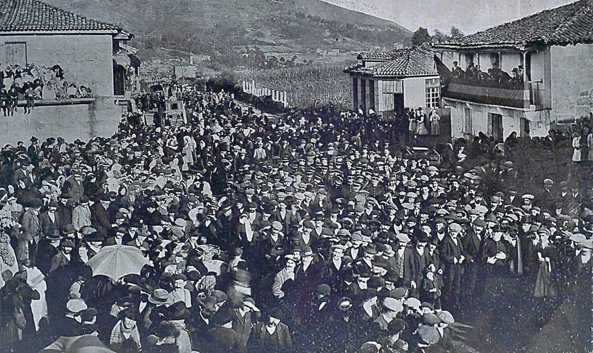 Foto J. Pacheco de 1914. Mitin en Ventosela de Basilio Álvarez.