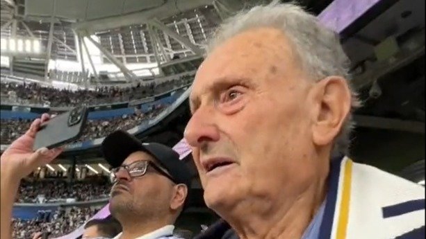 El anciano, emocionado en el nuevo Bernabéu.