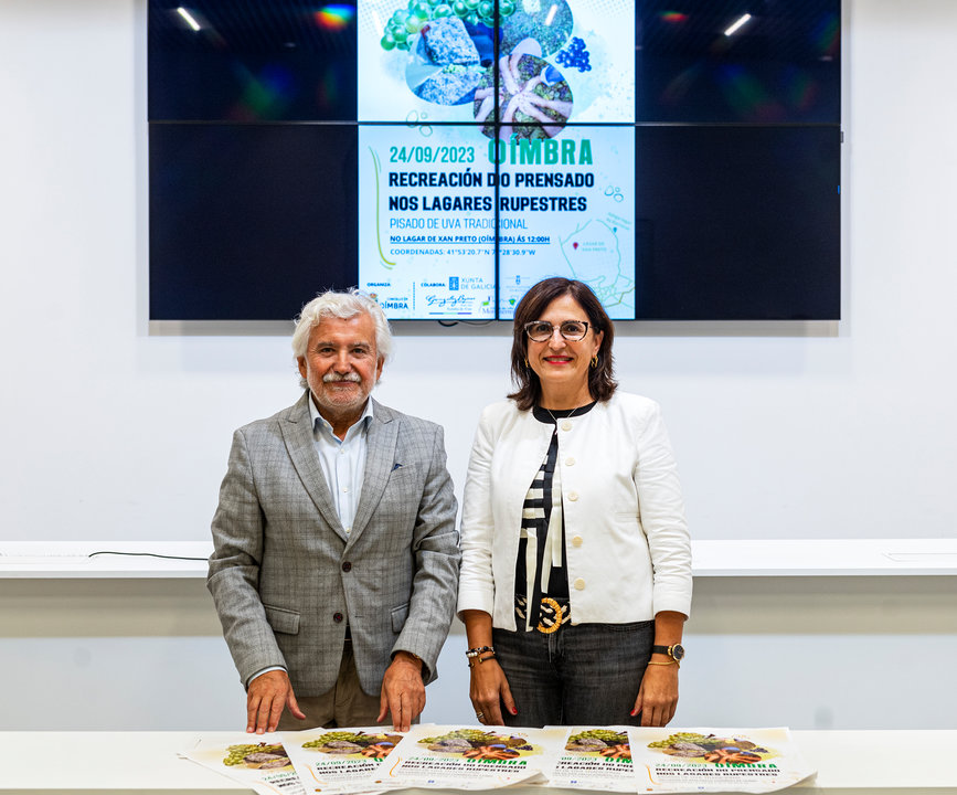 Presentación da recreación do prensado das uvas nos lagares rupestres en Oimbra. Participan Rosendo Fernandez (Presidenta do INORDE) e Ana Villarino Pardo (Alcaldesa de Oimbra).