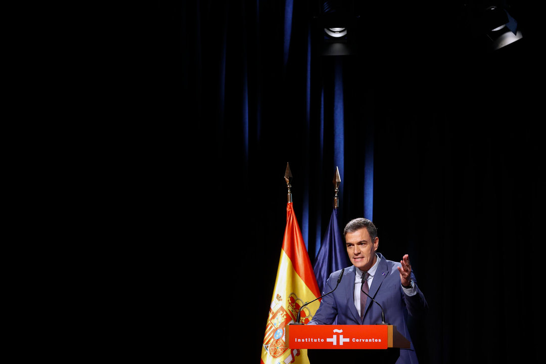 El presidente del Gobierno en funciones, Pedro Sánchez, interviene durante el acto celebrado este por el Instituto Cervantes para celebrar el Día Europeo de las Lenguas. Foto: EFE.