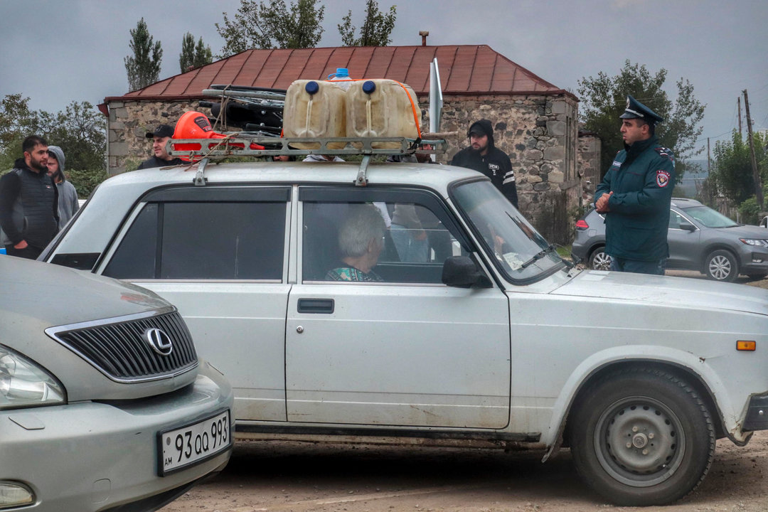 Los ciudadanos de Nagorno Karabaj huyen a Armenia ante el ataque militar de Azerbaiyán. Foto: EFE.