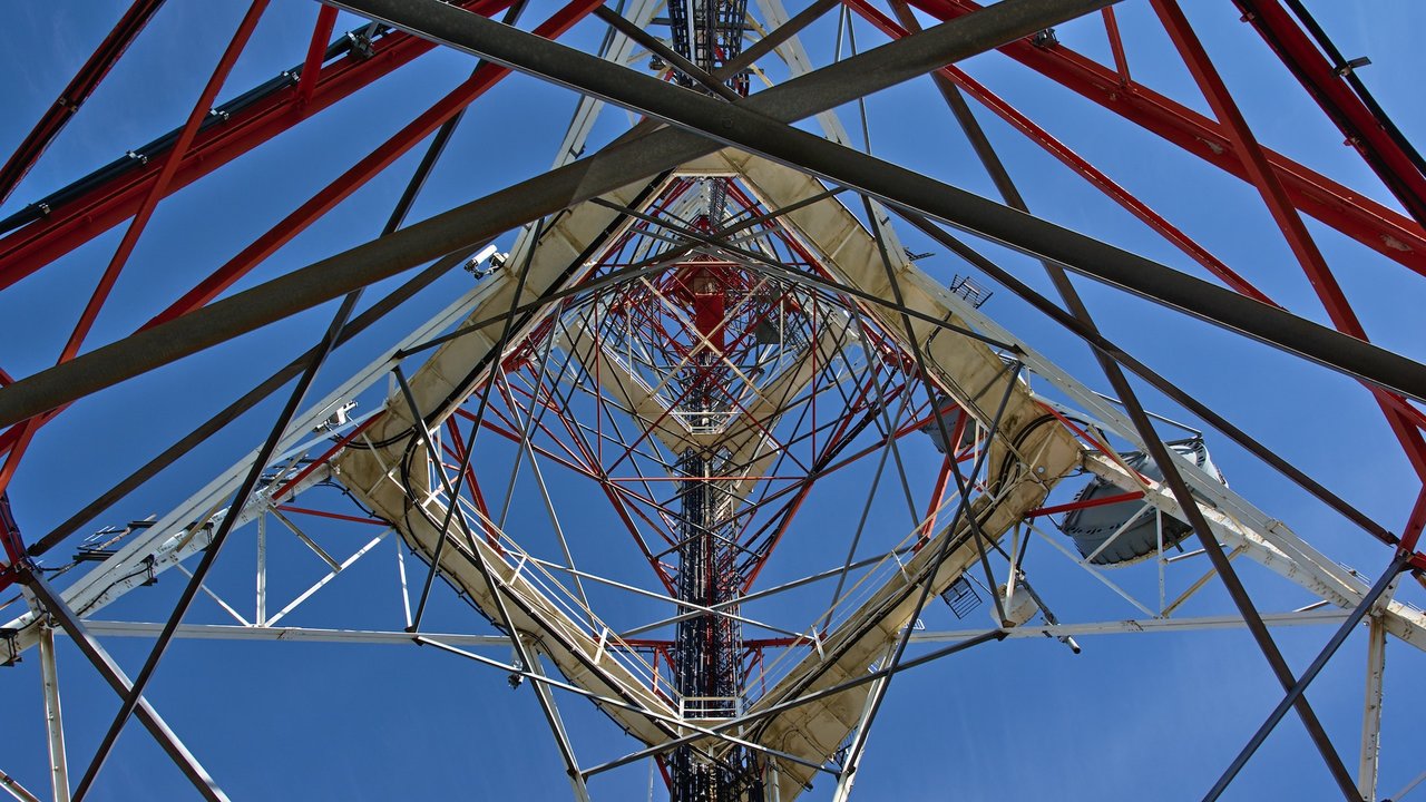 Una antena de telefonía (UNSPLASH).