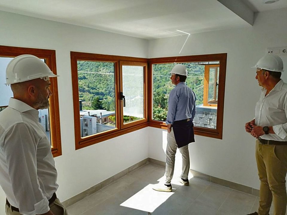 El director xeral de Maiores visitó las obras de la residencia de Valdegogos el pasado julio.
