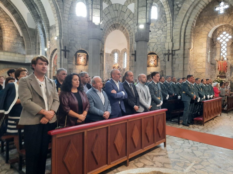 Carballiño celebró el día de la patrona de la Guardia Civil con una misa en el Templo de la Veracruz.