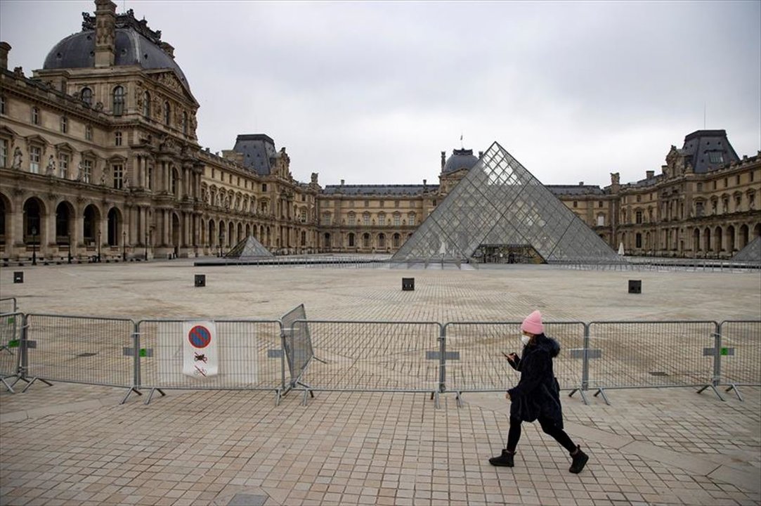 Museo del Louvre, tras la evacuación. EFE