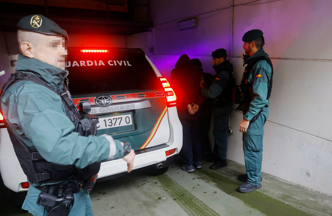 El detenido por el crimen de Elisa Abruñedo ha entrado este jueves en el juzgado de Ferrol para pasar a disposición judicial (EFE)