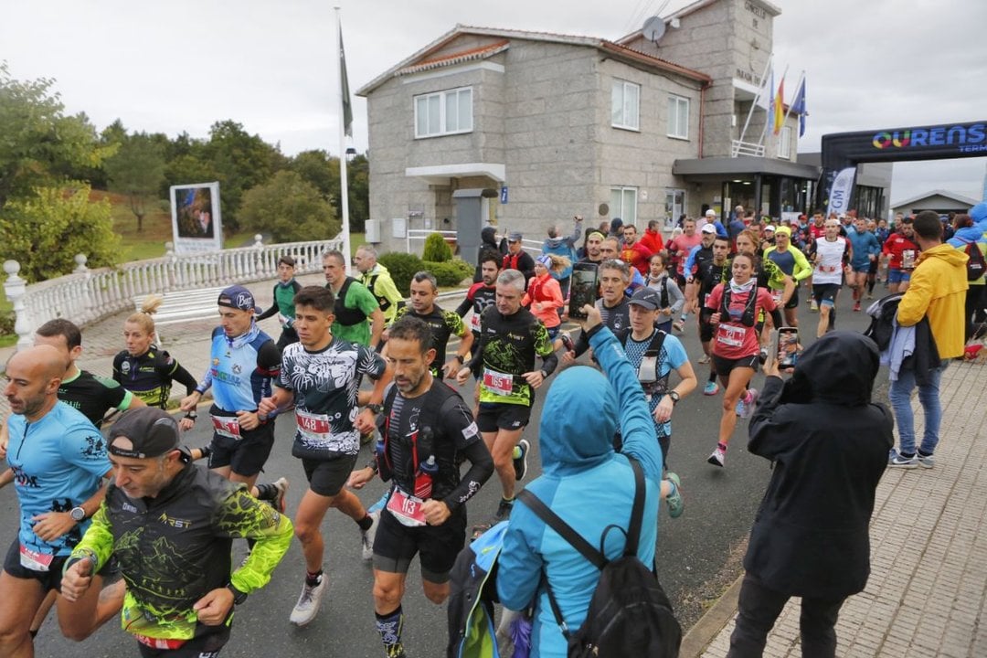 Casi 200 atletas tomaron la salida en Parada de Sil para la 16 edición de la decana del atletismo de montaña.