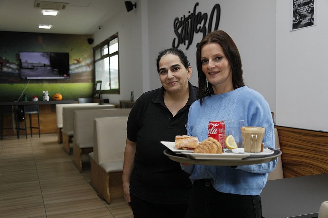 Bea y Luz, trabajadoras de la Cafetería SayFe.