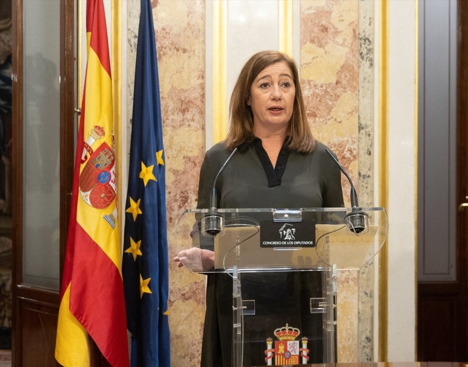 Francina Armengol anunciando el debate de investidura de Pedro Sánchez