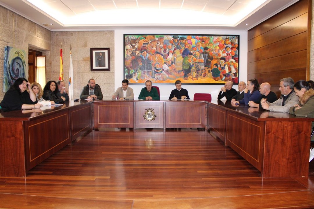 Encuentro de Alén y Rubial con el alcalde de Carballiño, Francisco Fumega.