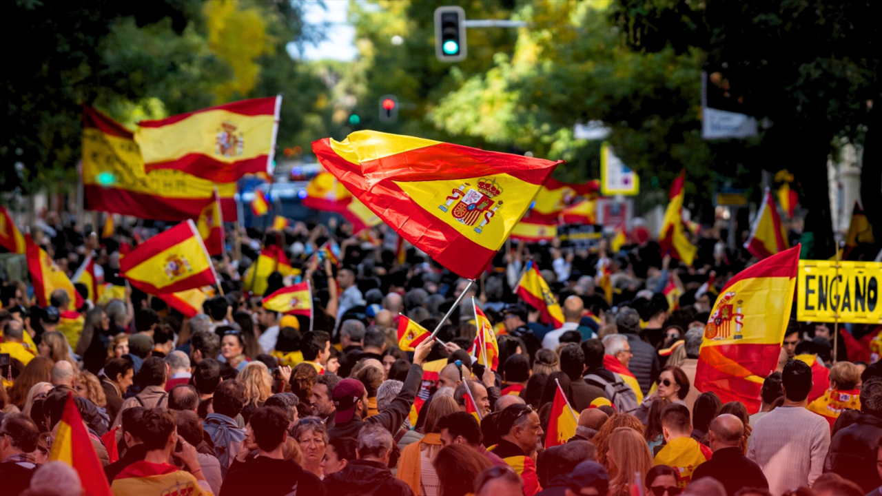 Protestas en España durante el debate de investidura
