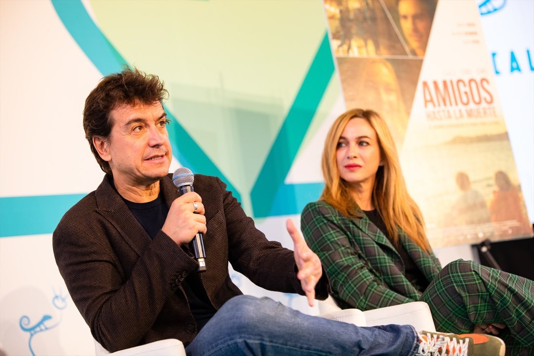 El director Javier Veiga y la actriz Marta Hazas
