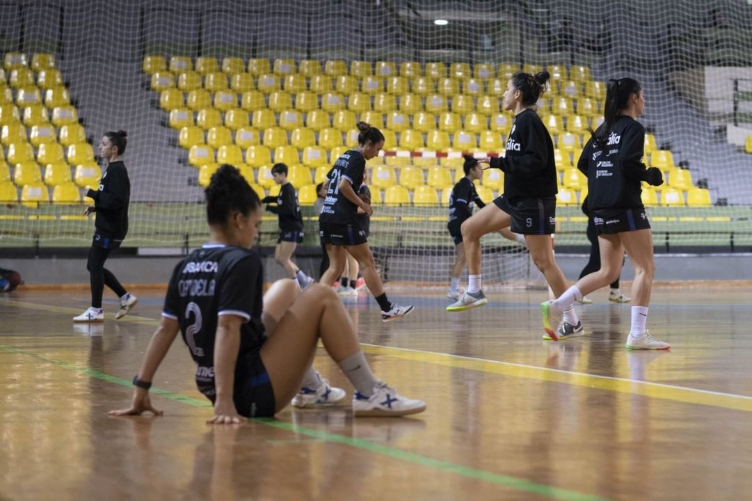 Las jugadoras del Ontime, en un entrenamiento. Foto Martiño Pinal