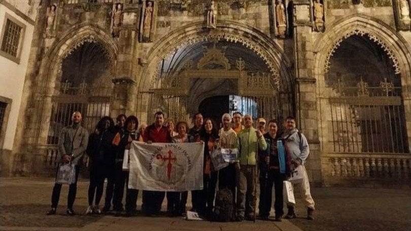 Los peregrinos a su llegada a la Sé de Braga.