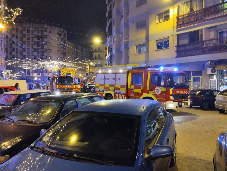 Incendio en la calle Vila Real, en Ourense.