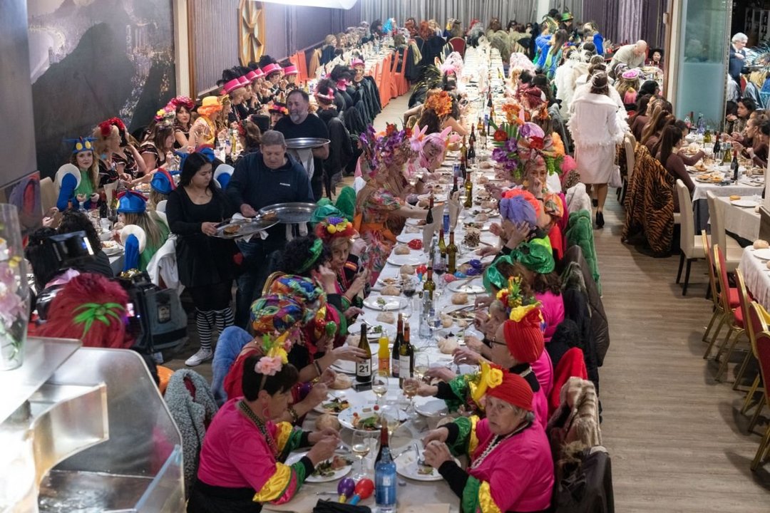 Participantes en el Xoves de Comadres del año pasado en el restaurante Brasil de Verín