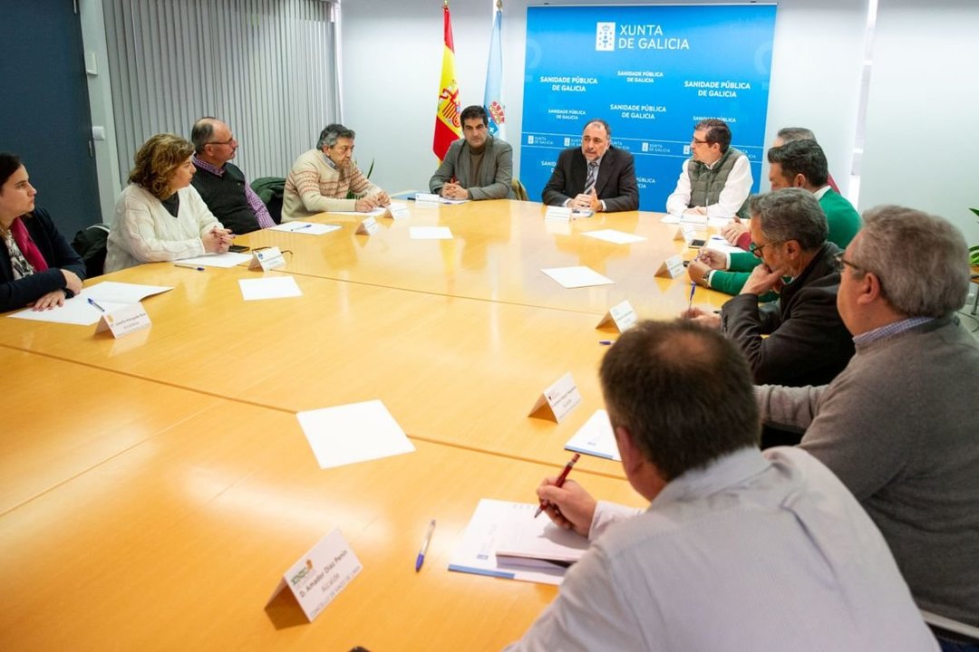 Reunión del conselleiro de Sanidade con los alcaldes de A Limia.