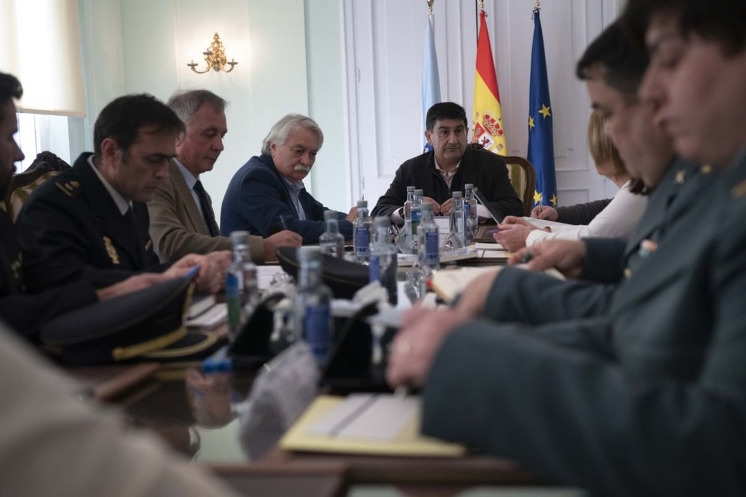 González e Blanco (no centro), durante a reunión.