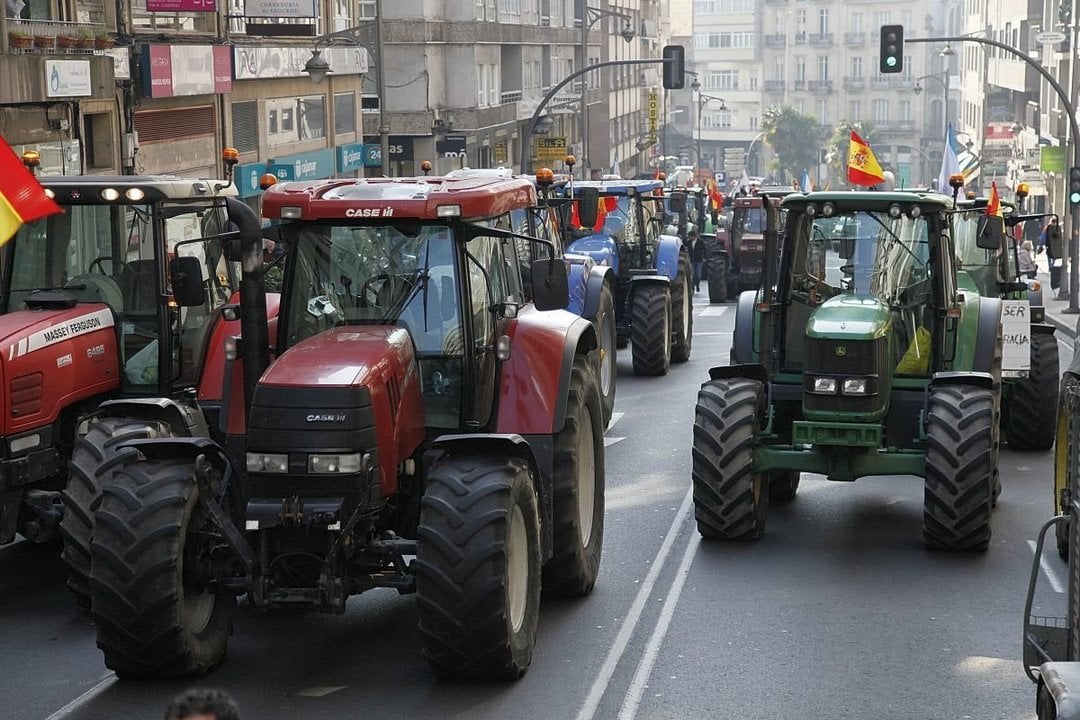 Los tractores colapsaron el tráfico en el centro de la ciudad. En la imagen, en la calle Juan XXIII.