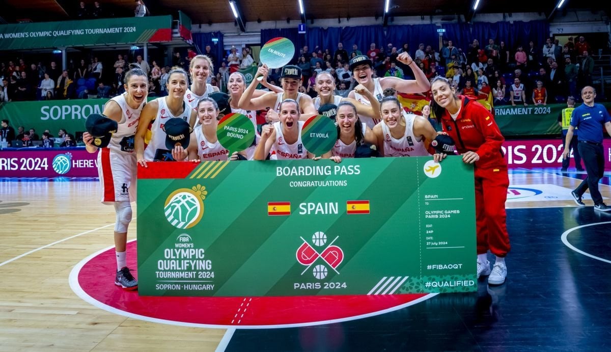 Las jugadoras de la selección española celebran la clasificación para los Juegos Olímpicos.