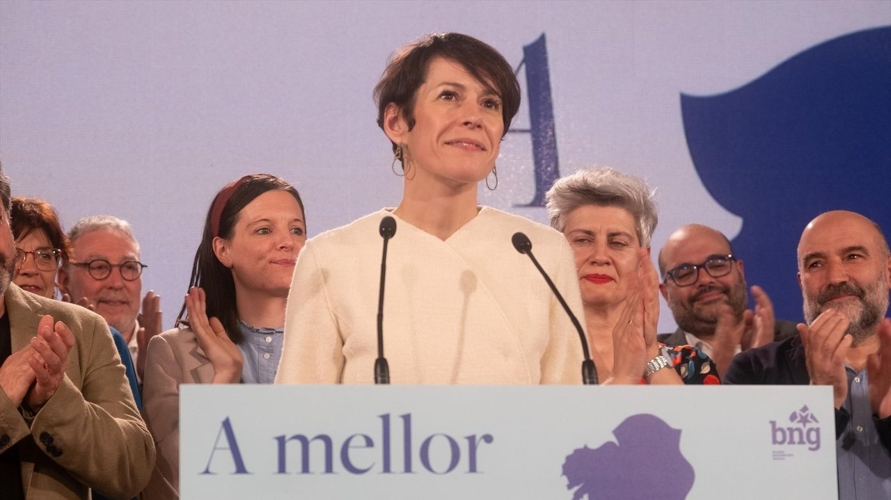 La candidata del Bloque Nacionalista Galego (BNG) a la presidencia de la Xunta, Ana Pontón, ofrece una rueda de prensa tras el seguimiento de la jornada electoral de los comicios autonómicos de Galicia.