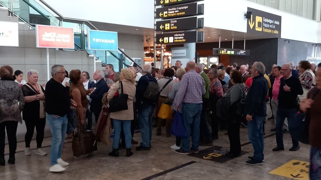 Los pasajeros gallegos en el aeropuerto de Alicante