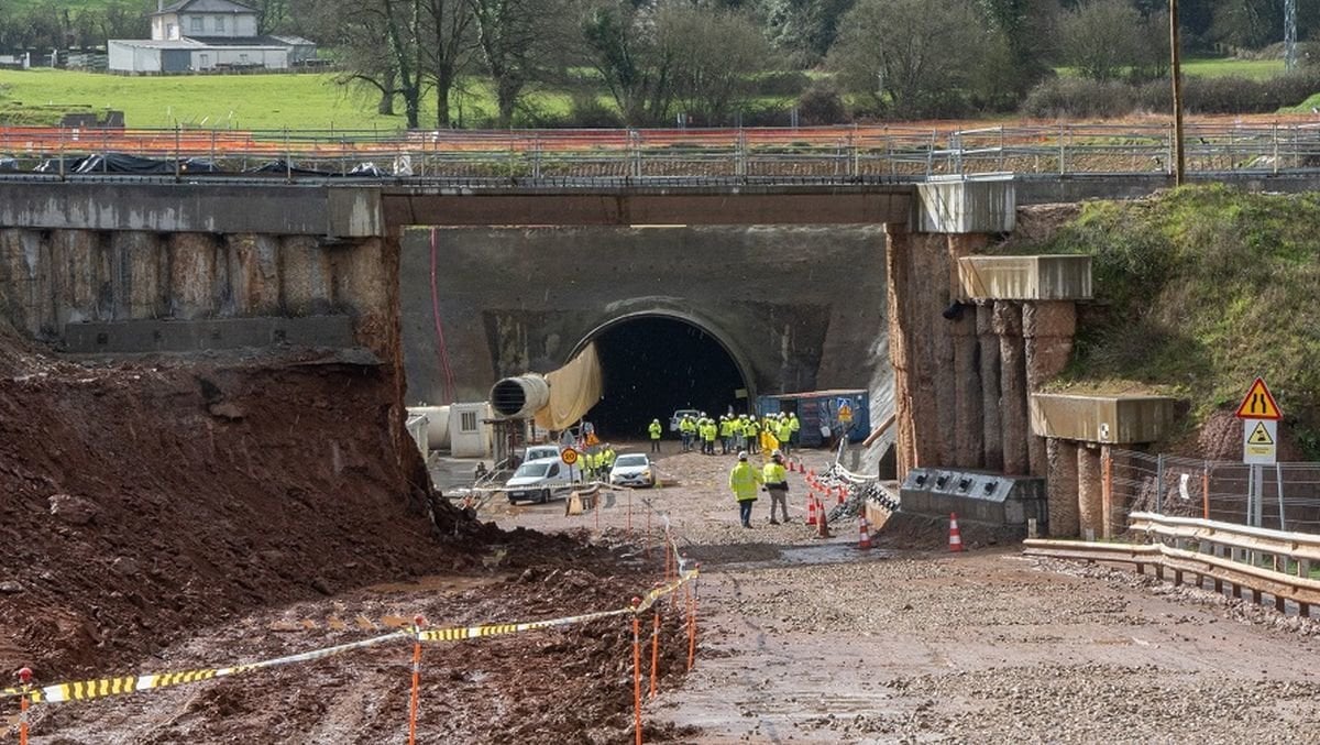 Obras del túnel de renovación conocida como Oural que une la línea Ourense-Monforte de Lemos
