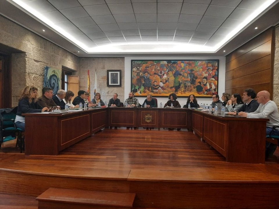 La Corporación municipal reunida ayer en sesión de pleno ordinaria.