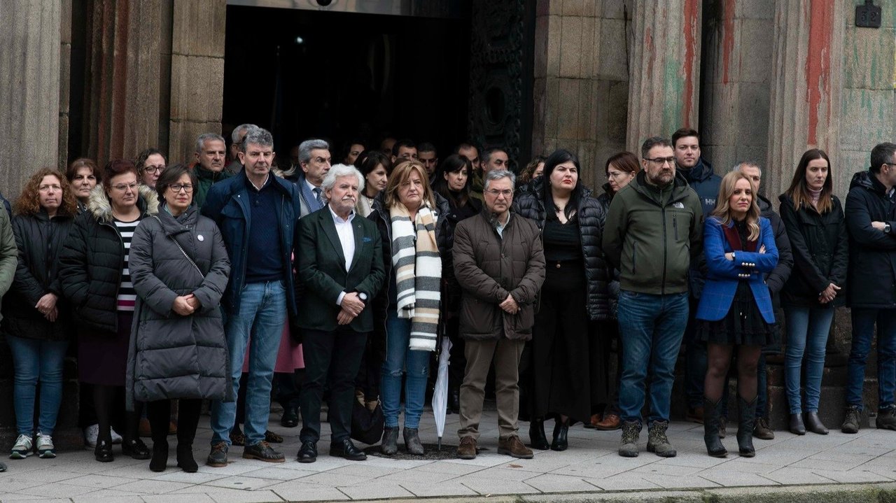 La Diputación de Ourense se suma a los homenajes a las víctimas del 11M con un minuto de silencio (Xesús Fariñas).