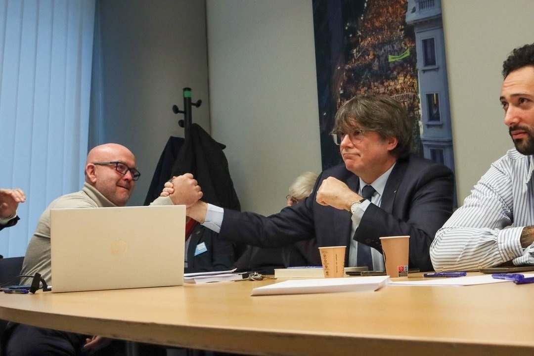 El abogado Gonzalo Boye y Carles Puigdemont en una foto de archivo (foto: E.P.)